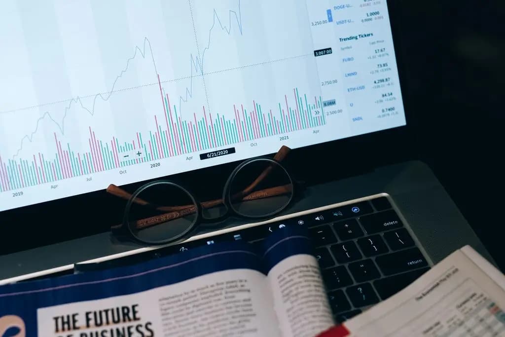 Maintaining Business Stability: The Essence of Financial Report Analysis