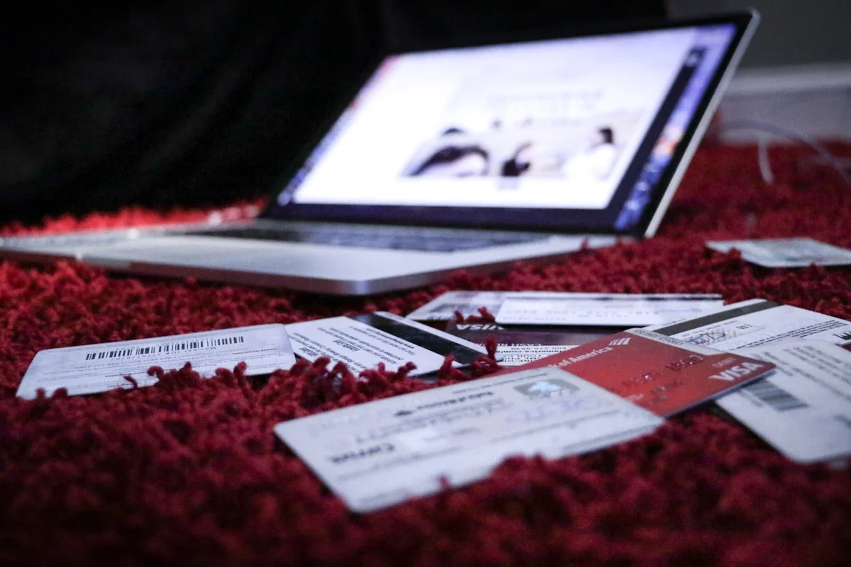 Printer paper on red textile (Dylan G., Unsplash)